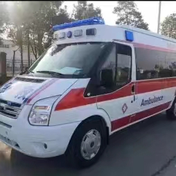 四川省成都市青羊区送病人回家的救护车